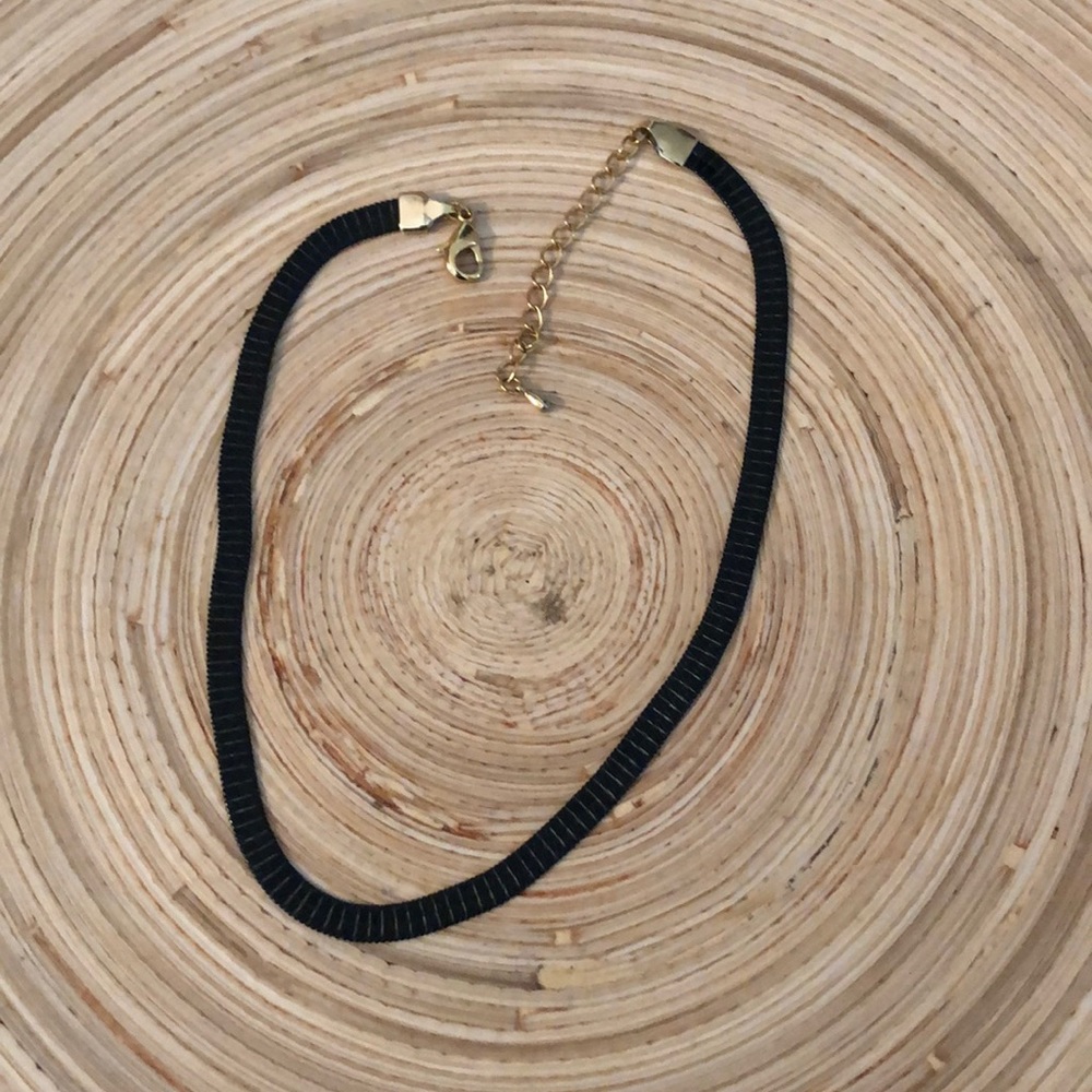 Choker necklace